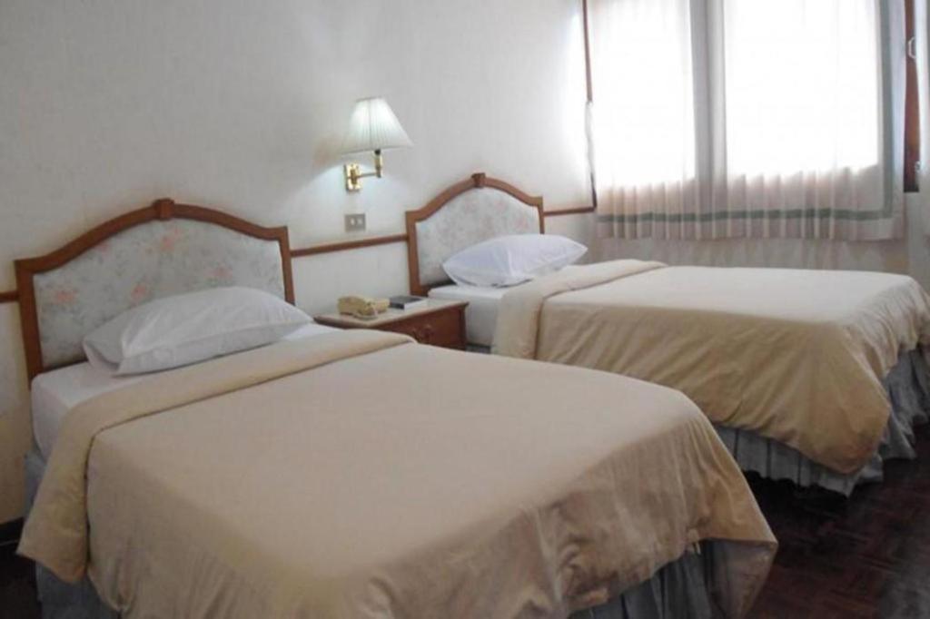 Ubon Hotel Ubon Ratchathani Esterno foto