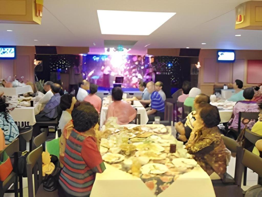 Ubon Hotel Ubon Ratchathani Esterno foto