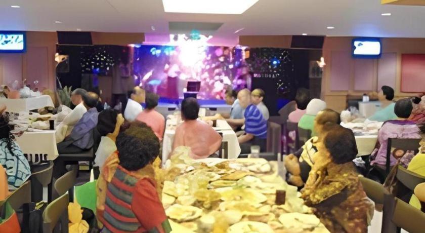 Ubon Hotel Ubon Ratchathani Esterno foto