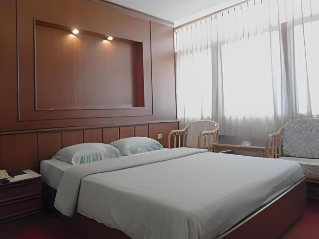 Ubon Hotel Ubon Ratchathani Esterno foto