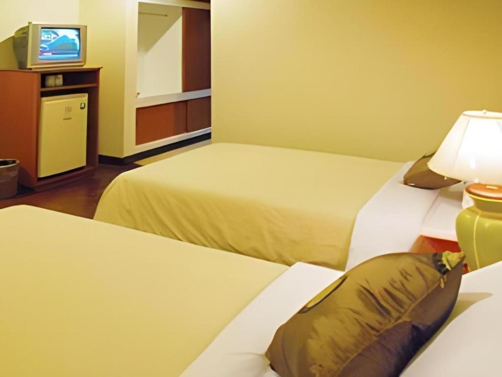 Ubon Hotel Ubon Ratchathani Esterno foto