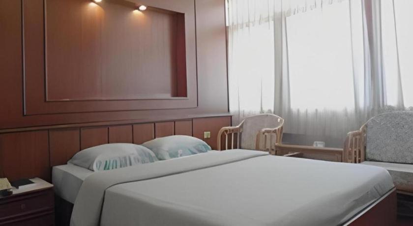 Ubon Hotel Ubon Ratchathani Esterno foto