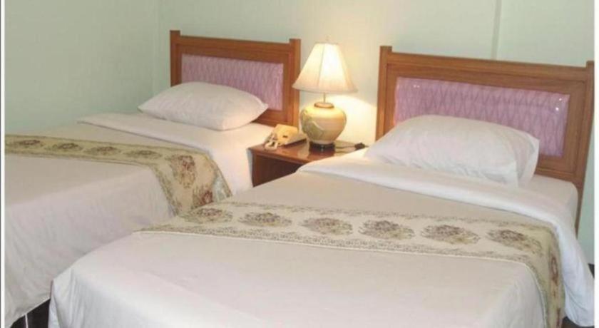 Ubon Hotel Ubon Ratchathani Esterno foto